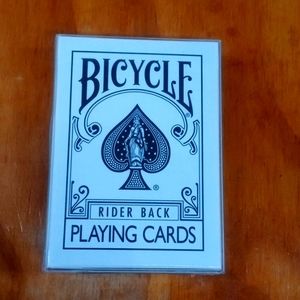 BICYCLE WHITE RIDER BACK ~PLAYING CARDS.(JLCC 2017).